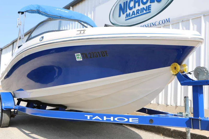 Slide: The Image of Tahoe 450 Ts 2016 - 3
