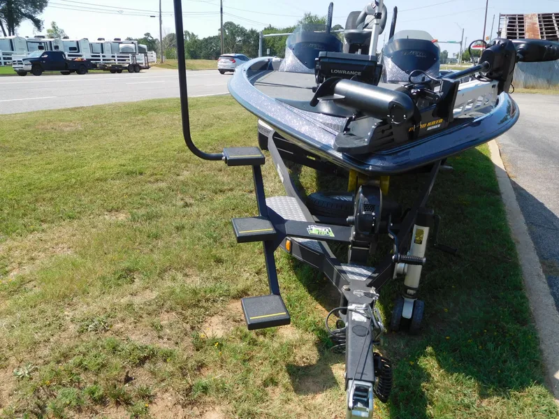 Slide: The Image of Triton 20 TRX Patriot 2018 - 17