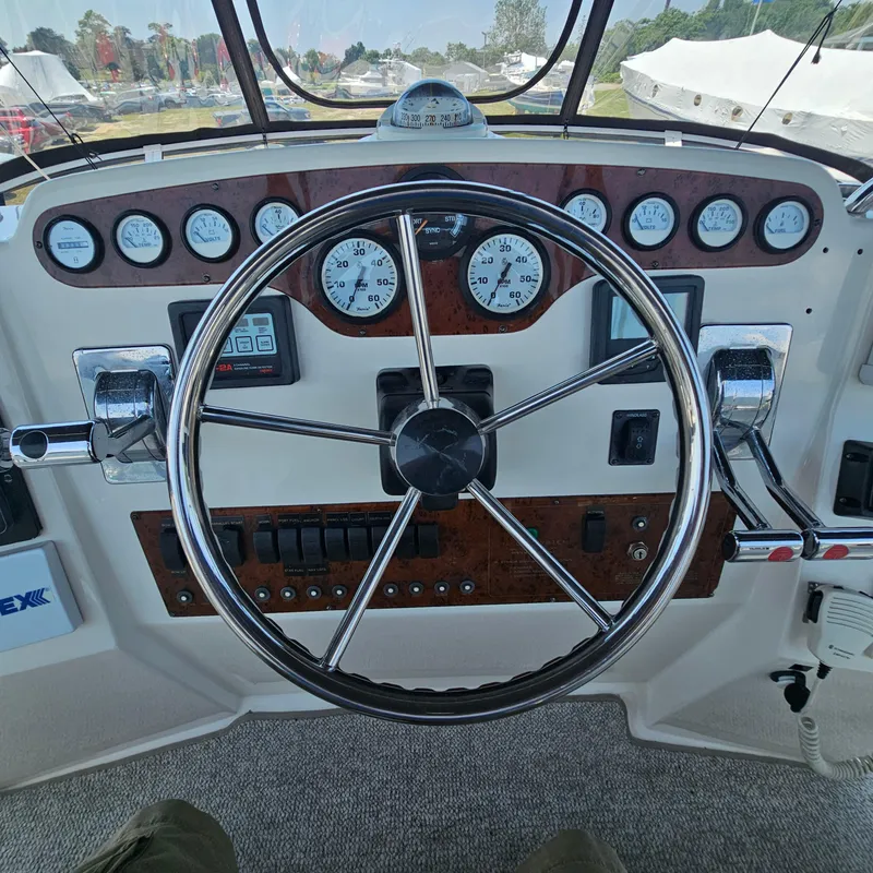 Slide: The Image of Silverton 392 Motor Yacht 2000 - 13