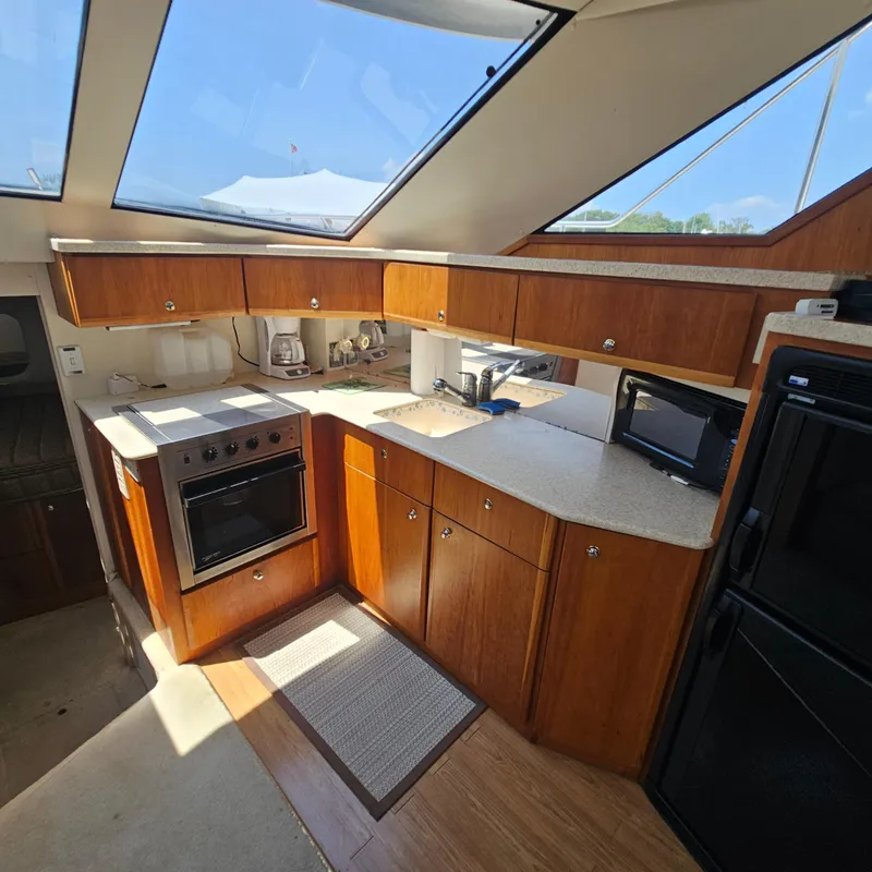 Slide: The Image of Silverton 392 Motor Yacht 2000 - 25