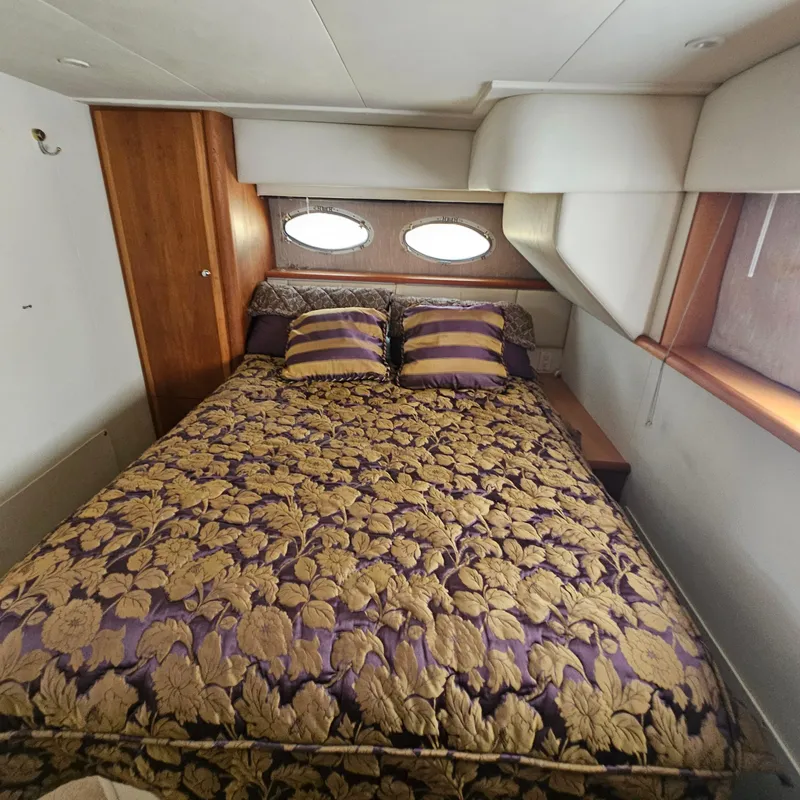 Slide: The Image of Silverton 392 Motor Yacht 2000 - 27