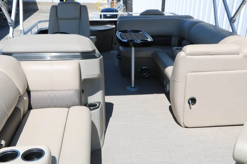 Slide: The Image of SUN Tracker Sportfish 20 Dlx 2025 - 15