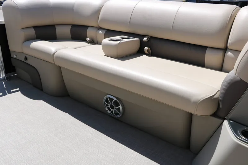 Slide: The Image of SUN Tracker Sportfish 20 Dlx 2025 - 27