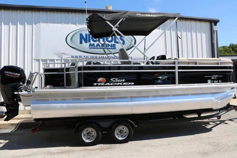 Slide: The Image of SUN Tracker Sportfish 20 Dlx 2025 - 3
