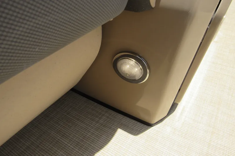 Slide: The Image of Harris Cruiser 210 2021 - 12