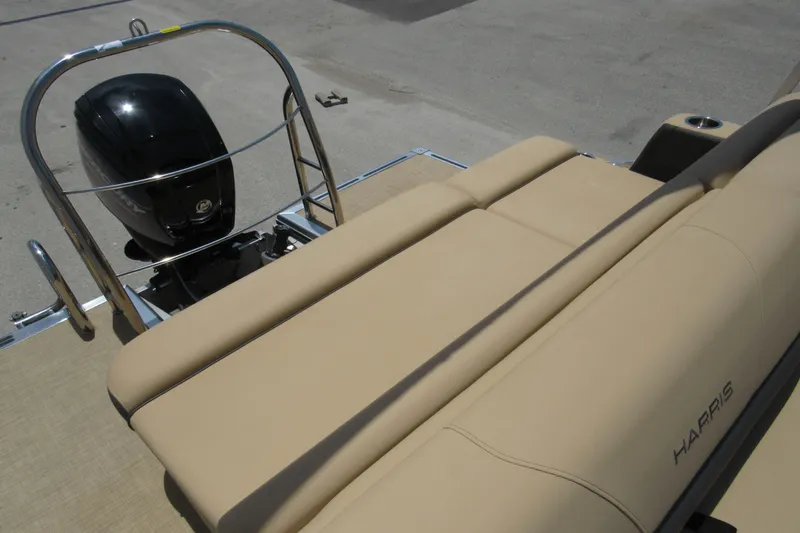 Slide: The Image of Harris Cruiser 210 2021 - 26