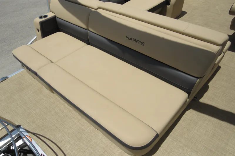 Slide: The Image of Harris Cruiser 210 2021 - 28