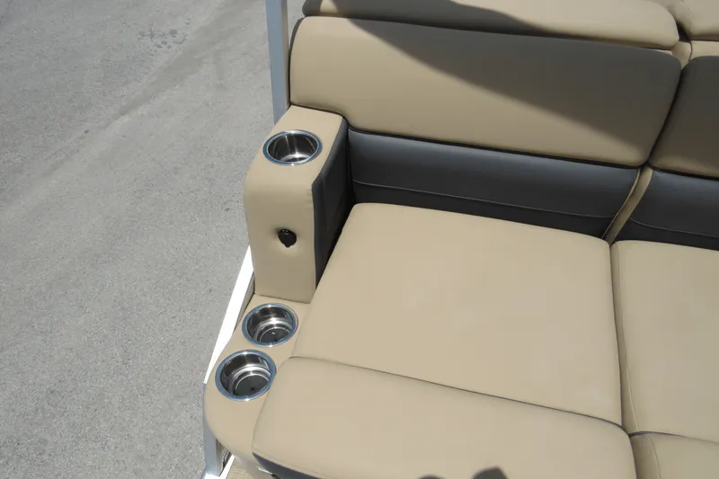 Slide: The Image of Harris Cruiser 210 2021 - 30