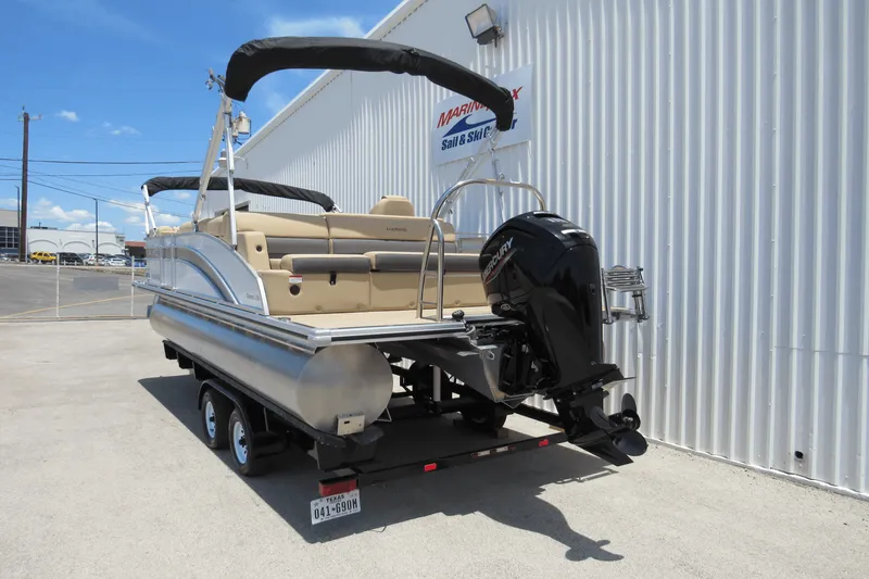 Slide: The Image of Harris Cruiser 210 2021 - 5