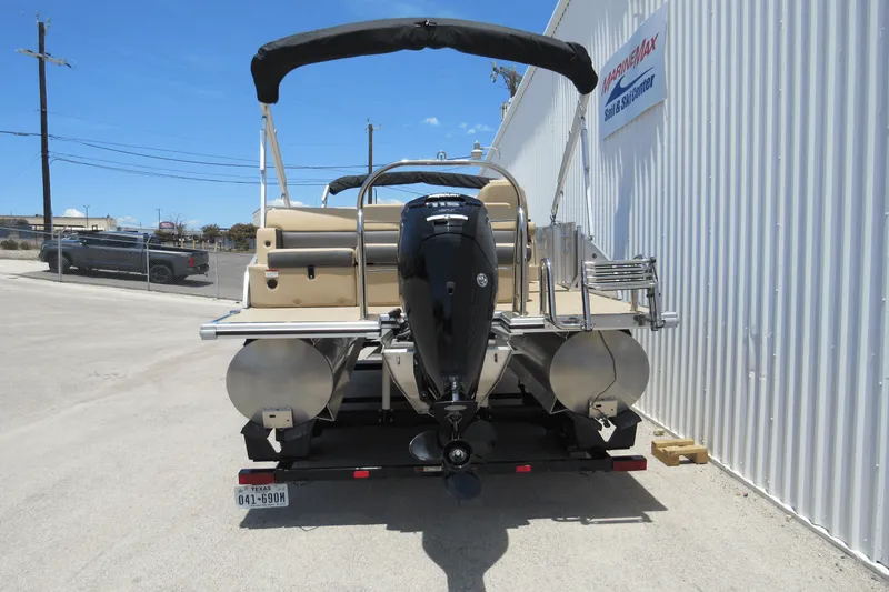 Slide: The Image of Harris Cruiser 210 2021 - 6