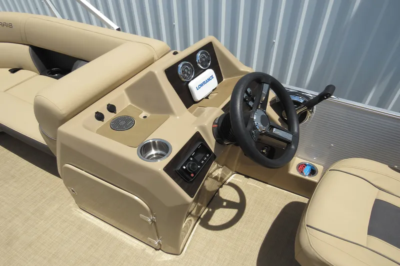 Slide: The Image of Harris Cruiser 210 2021 - 20