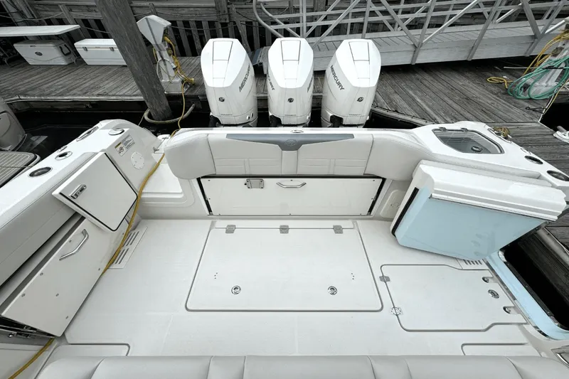 Slide: The Image of Sailfish 360 CC 2025 - 18