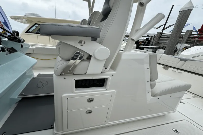 Slide: The Image of Sailfish 360 CC 2025 - 29