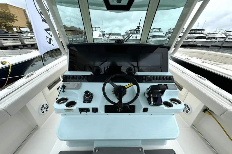 Slide: The Image of Sailfish 360 CC 2025 - 34