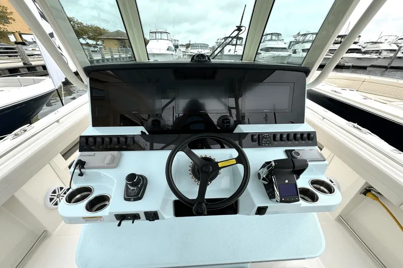 Slide: The Image of Sailfish 360 CC 2025 - 36