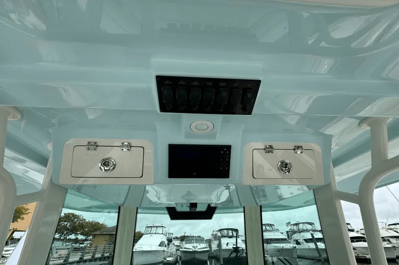 Slide: The Image of Sailfish 360 CC 2025 - 38