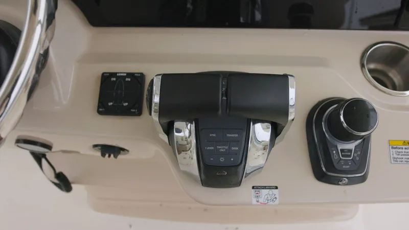 Slide: The Image of Boston Whaler 380 Outrage 2018 - 10