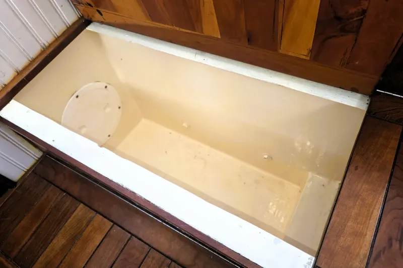 Slide: The Image of Custom 25 Tug 2016 - 37