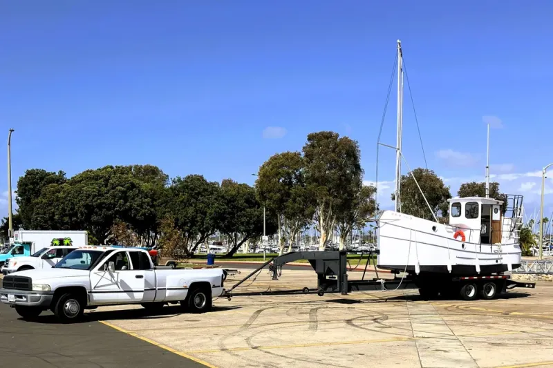 Slide: The Image of Custom 25 Tug 2016 - 60