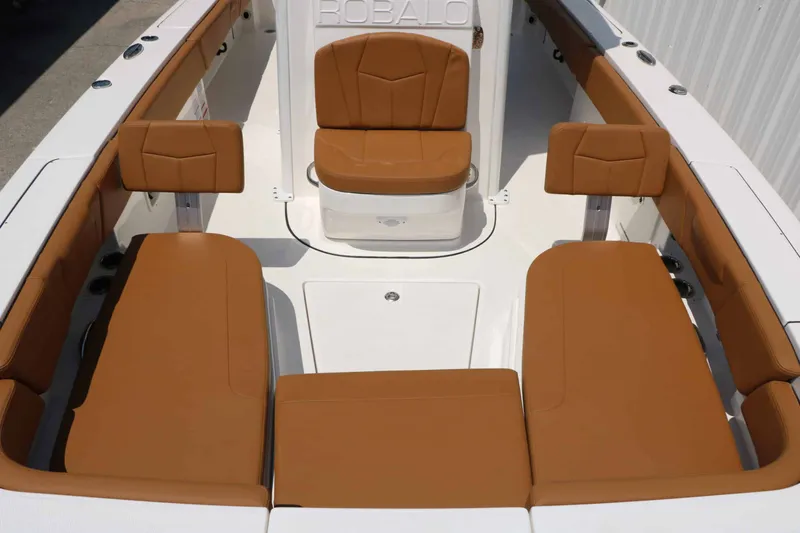 Slide: The Image of Robalo R266 Cayman 2026 - 34