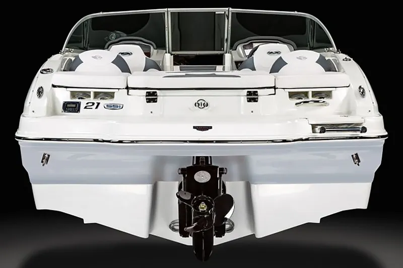 Slide: The Image of Chaparral 21 SSI Ski & Fish 2025 - 11
