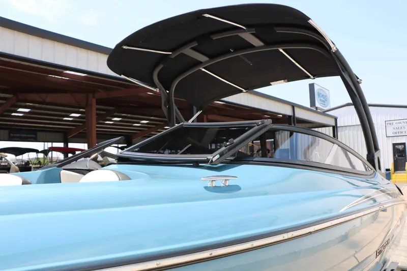 Slide: The Image of Stingray Boat Company 225 SE 2020 - 19