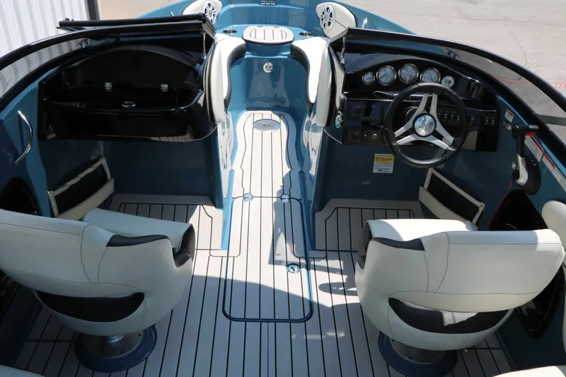 Slide: The Image of Stingray Boat Company 225 SE 2020 - 22