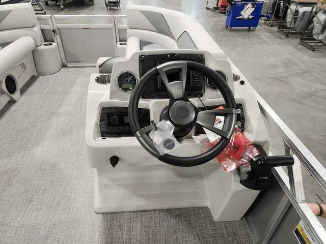 Slide: The Image of Avalon 2385 25 Venture 85 VRB 2026 - 12