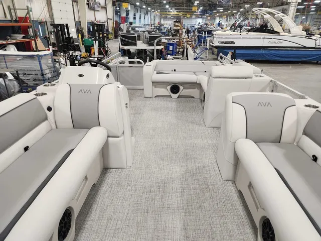 Slide: The Image of Avalon 2385 25 Venture 85 VRB 2026 - 13