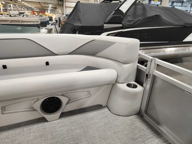 Slide: The Image of Avalon 2385 25 Venture 85 VRB 2026 - 17