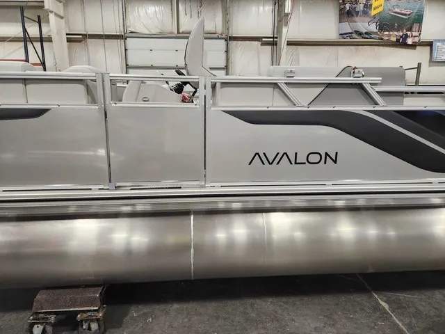 Slide: The Image of Avalon 2385 25 Venture 85 VRB 2026 - 2