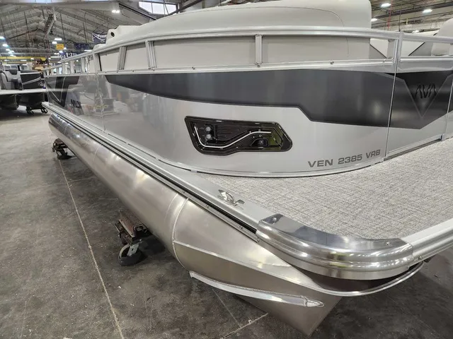 Slide: The Image of Avalon 2385 25 Venture 85 VRB 2026 - 4