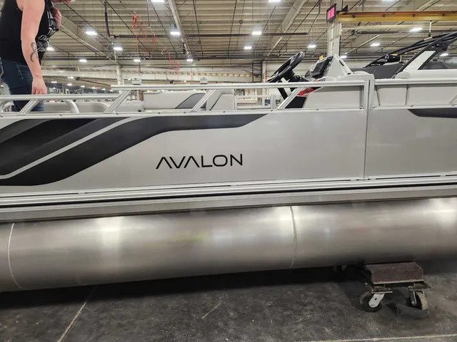 Slide: The Image of Avalon 2385 25 Venture 85 VRB 2026 - 6