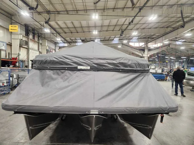 Slide: The Image of Avalon 2385 25 Venture 85 VRB 2026 - 7