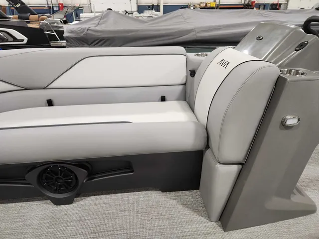Slide: The Image of Avalon 2385 25 Venture 85 VRB 2026 - 16
