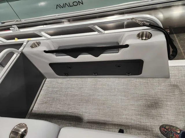 Slide: The Image of Avalon 2385 25 Venture 85 VRB 2026 - 19