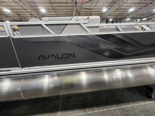 Slide: The Image of Avalon 2385 25 Venture 85 VRB 2026 - 2