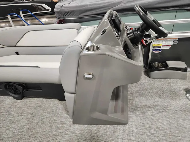 Slide: The Image of Avalon 2385 25 Venture 85 VRB 2026 - 20