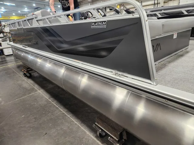 Slide: The Image of Avalon 2385 25 Venture 85 VRB 2026 - 3