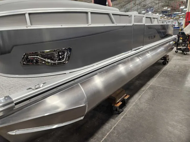 Slide: The Image of Avalon 2385 25 Venture 85 VRB 2026 - 6