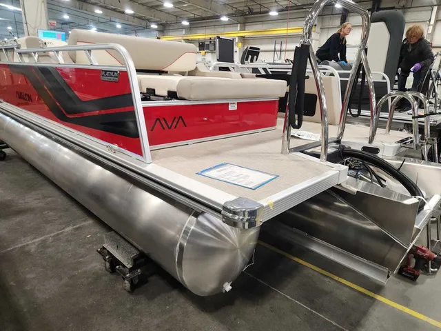 Slide: The Image of Avalon 2385 25 Venture 85 VRB 2026 - 14