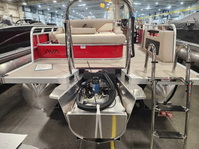 Slide: The Image of Avalon 2385 25 Venture 85 VRB 2026 - 2
