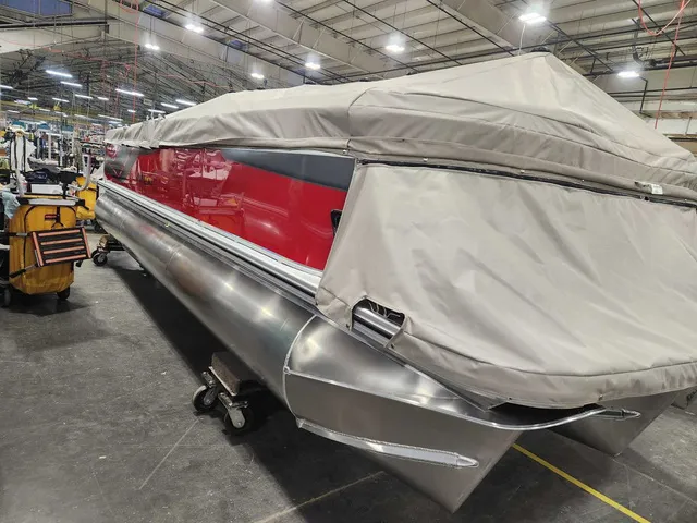 Slide: The Image of Avalon 2385 25 Venture 85 VRB 2026 - 4