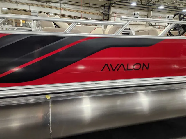 Slide: The Image of Avalon 2385 25 Venture 85 VRB 2026 - 8