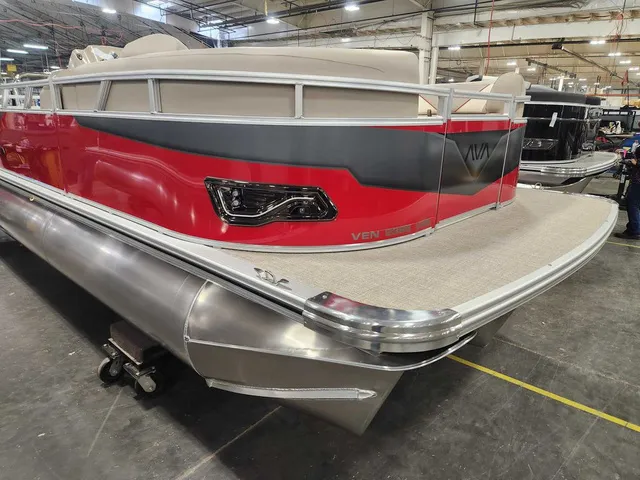Slide: The Image of Avalon 2385 25 Venture 85 VRB 2026 - 9