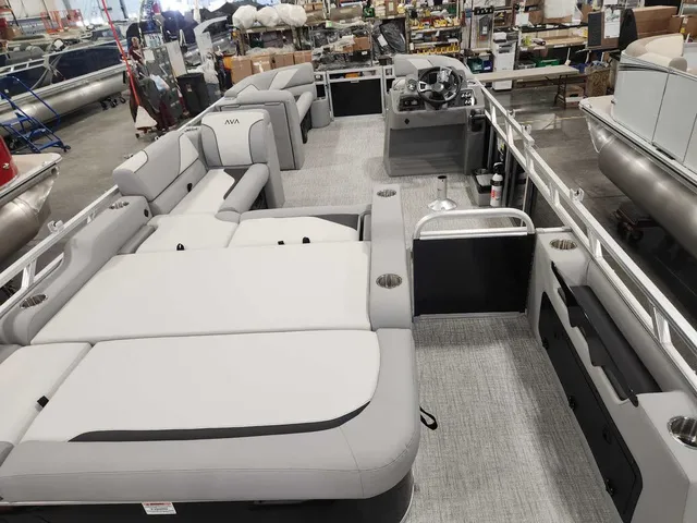 Slide: The Image of Avalon 2385 25 Venture 85 VRB 2026 - 14