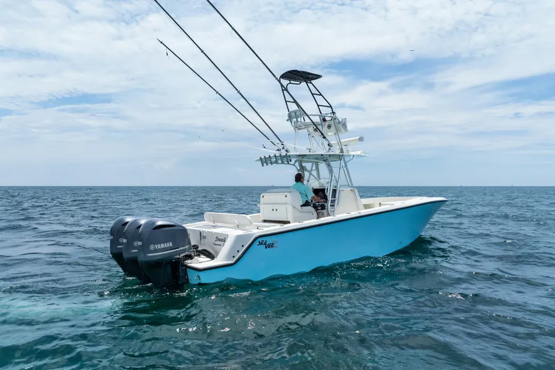 Slide: The Image of SeaVee 340Z 2020 - 11