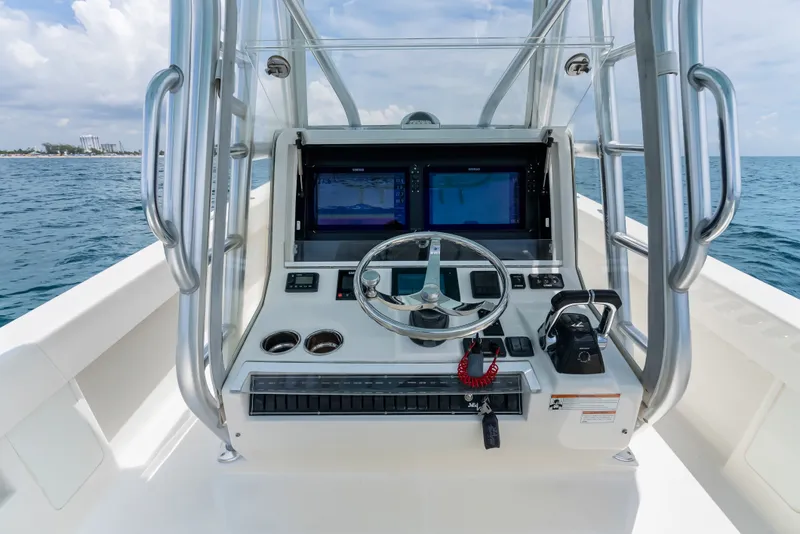 Slide: The Image of SeaVee 340Z 2020 - 17