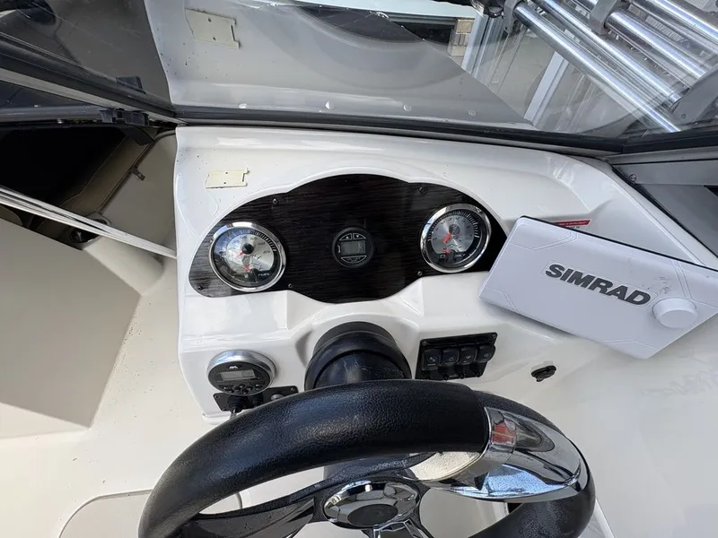 Slide: The Image of Stingray 191DC (OB) 2018 - 6