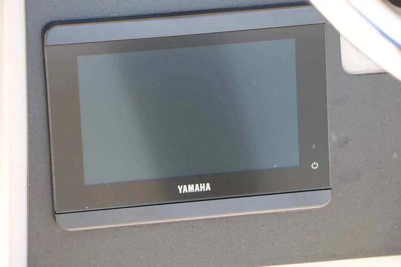 Slide: The Image of Robalo R230 Center Console 2026 - 35